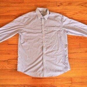 L.L. Bean Mens Blue and White Stripe Wrinkle Resistant Button Up Shirt